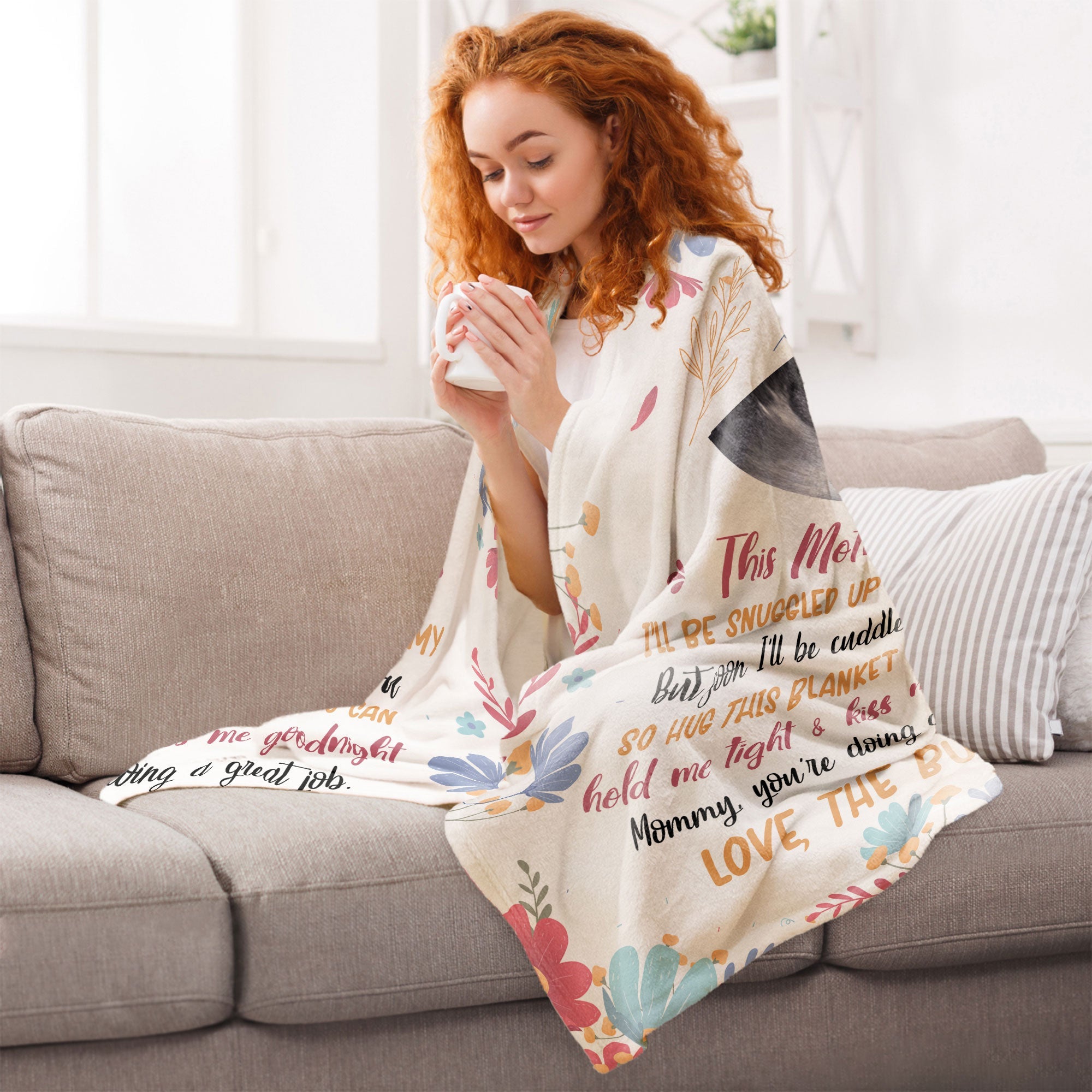 To My Mom Think Of This Blanket As A Big Hug - Personalized Photo